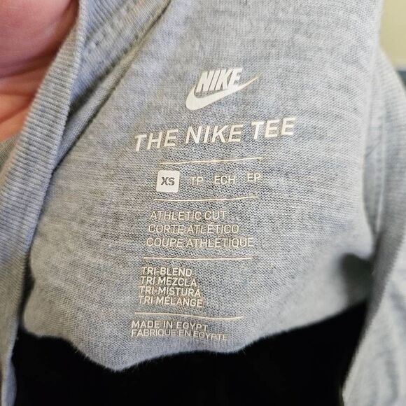 Nike Athletic Cut T-shirt  - Picture 6 of 6
